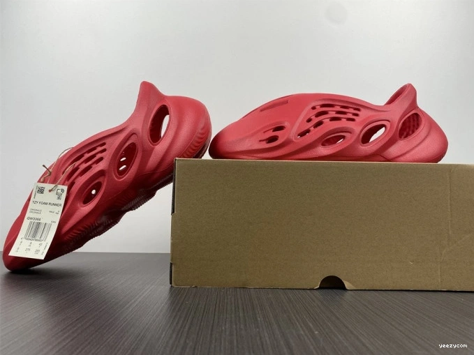 Yeezy Red Foam CW3355 Adidas 0817